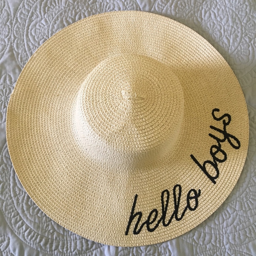 Big floppy beach hat